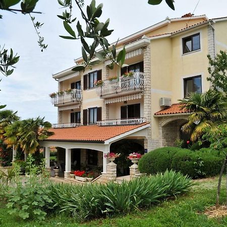 Hotel Haus Liliana Tar-Vabriga Zewnętrze zdjęcie