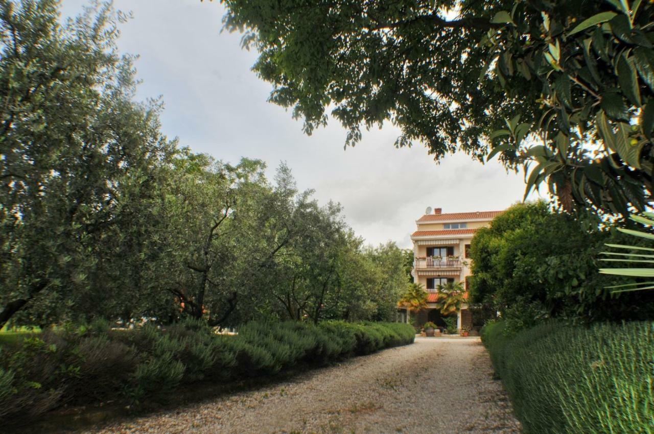 Hotel Haus Liliana Tar-Vabriga Zewnętrze zdjęcie