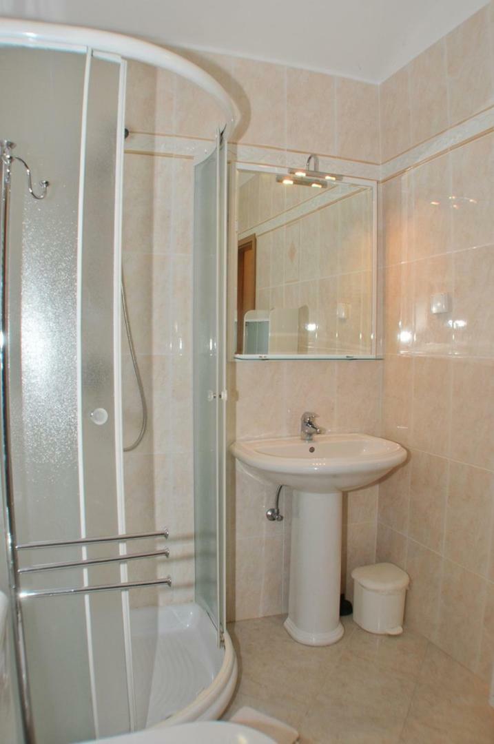 Hotel Haus Liliana Tar-Vabriga Zewnętrze zdjęcie