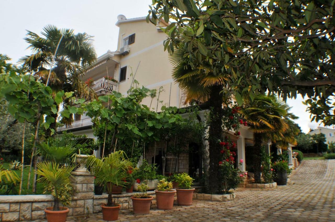 Hotel Haus Liliana Tar-Vabriga Zewnętrze zdjęcie