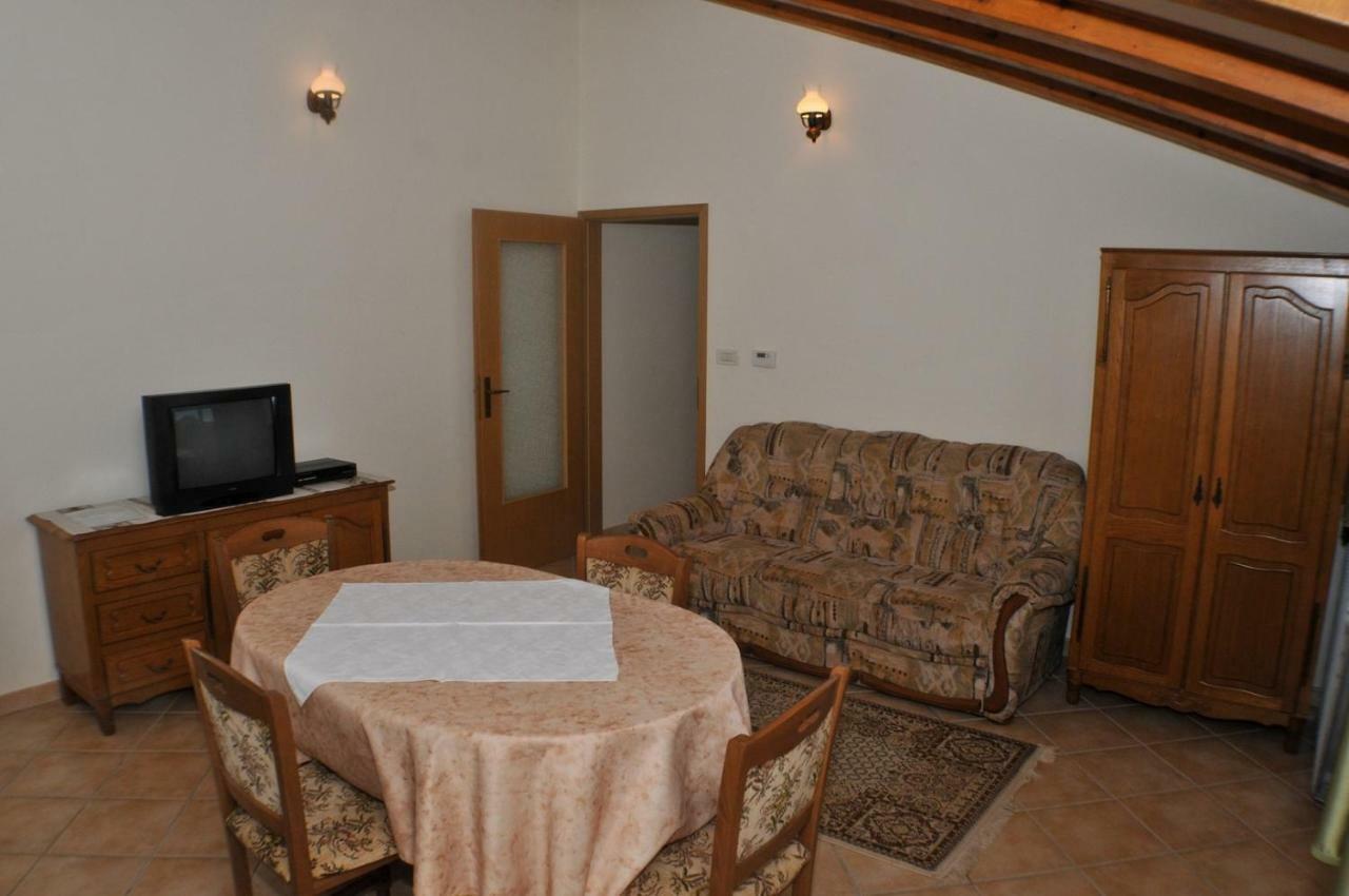 Hotel Haus Liliana Tar-Vabriga Zewnętrze zdjęcie