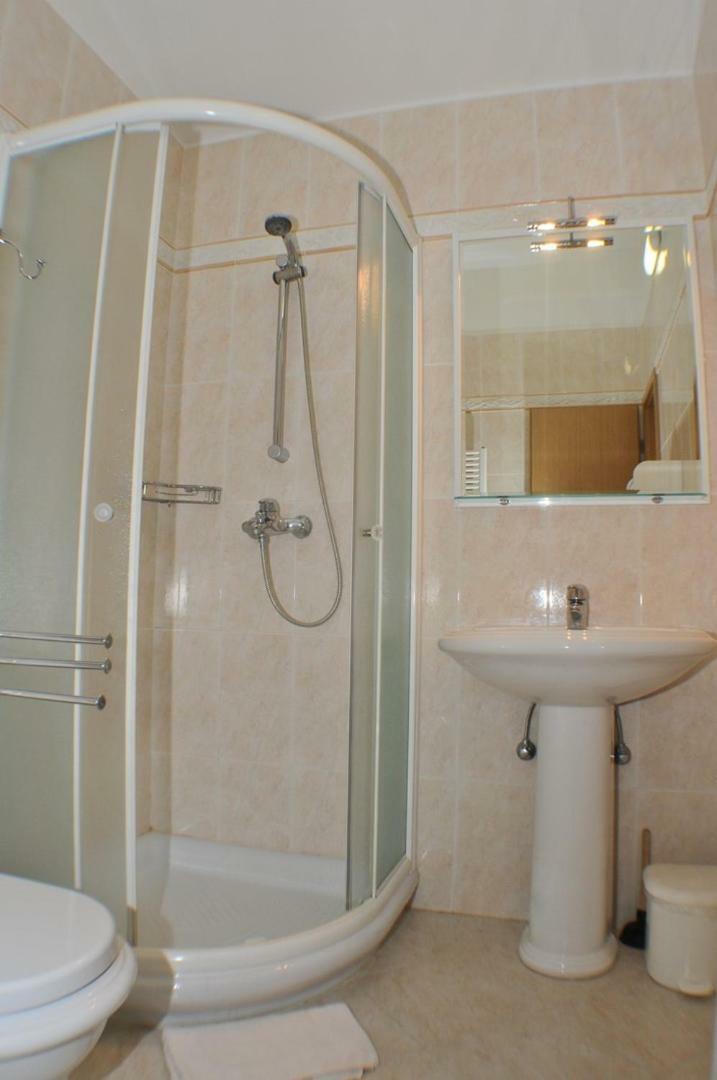 Hotel Haus Liliana Tar-Vabriga Zewnętrze zdjęcie
